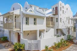 Beach and Boardwalk Carriage House - Image 2