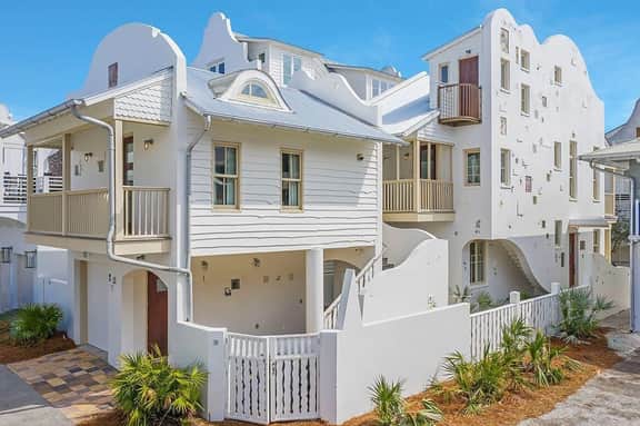 Beach and Boardwalk Carriage House - Image 2