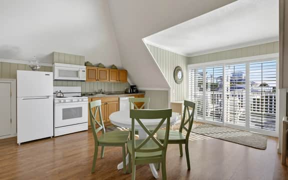 Holzworth House - Image 4